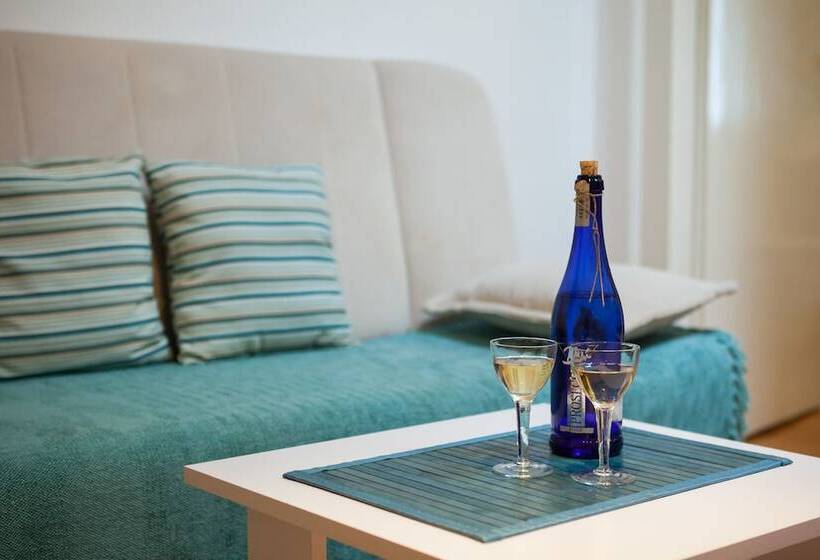 ３ベッドルームアパートメント, In The Palace