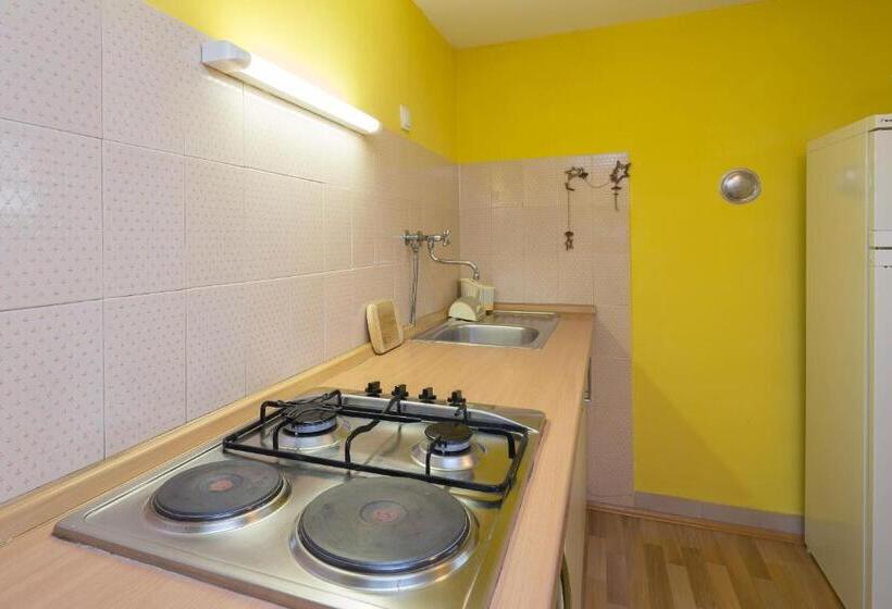 シティビューのスーペリアルーム, In The Palace