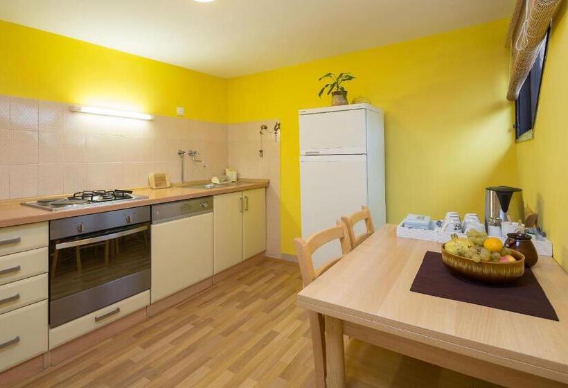 シティビューのスーペリアルーム, In The Palace