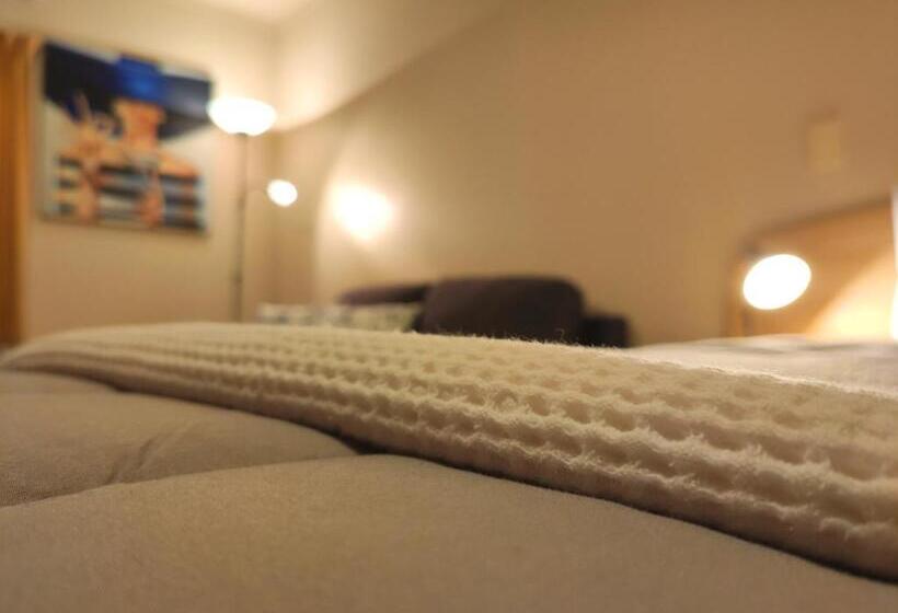 إستوديو سوبيريور, Braemar Motor Lodge