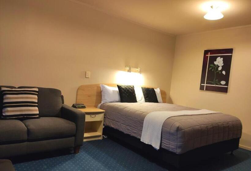 إستوديو سوبيريور, Braemar Motor Lodge