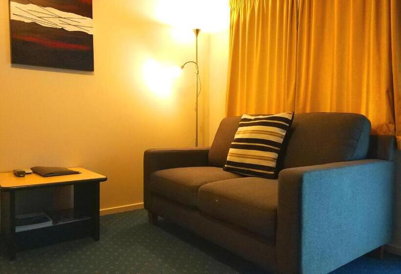 جناح مزود بجاكوزى, Braemar Motor Lodge