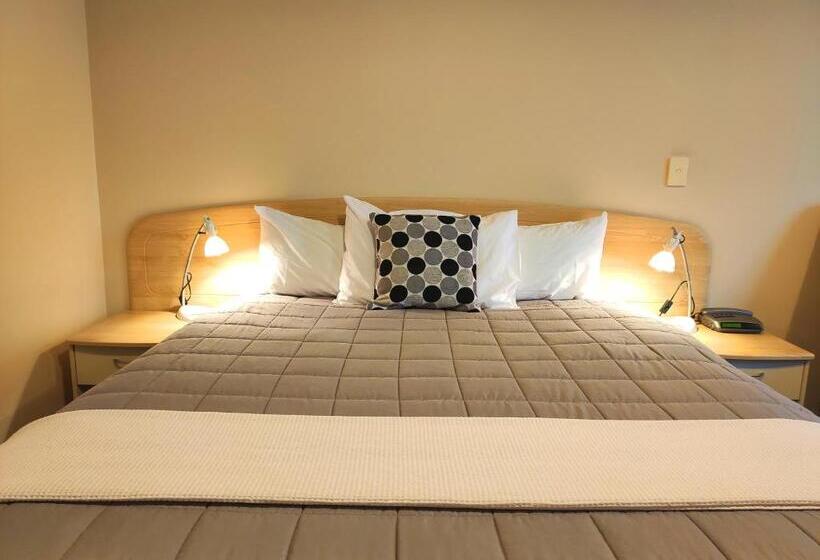 إستوديو سوبيريور, Braemar Motor Lodge