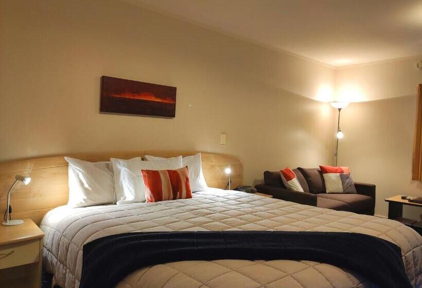 수피리어 스튜디오, Braemar Motor Lodge