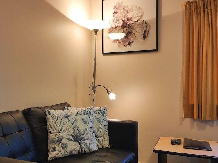 수피리어 스튜디오, Braemar Motor Lodge