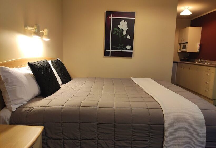 إستوديو سوبيريور, Braemar Motor Lodge