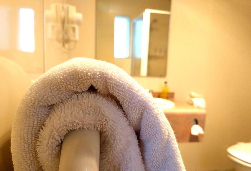 إستوديو قياسى, Braemar Motor Lodge