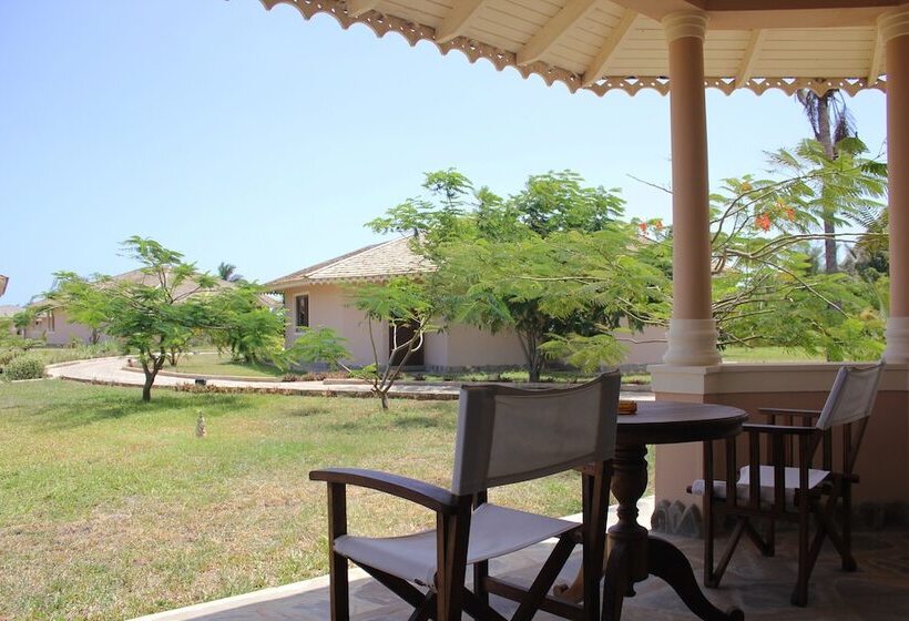 سوییت جونیور, Ocean Beach Resort & Spa