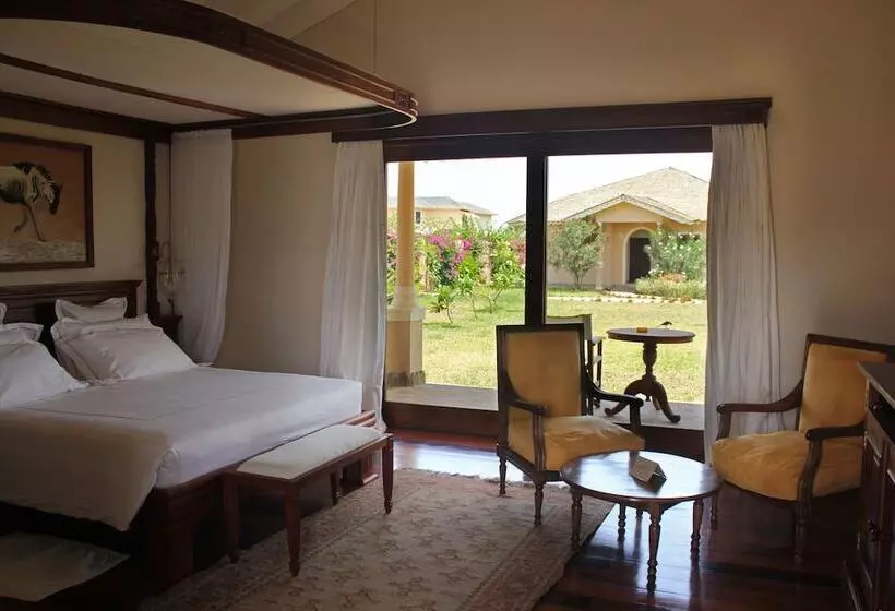 سوییت جونیور, Ocean Beach Resort & Spa