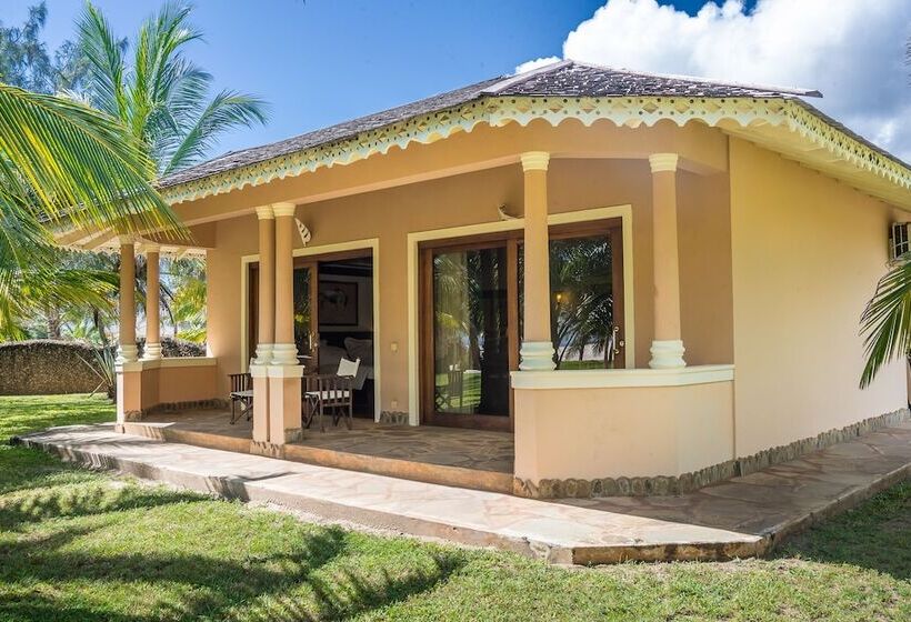 سوییت, Ocean Beach Resort & Spa