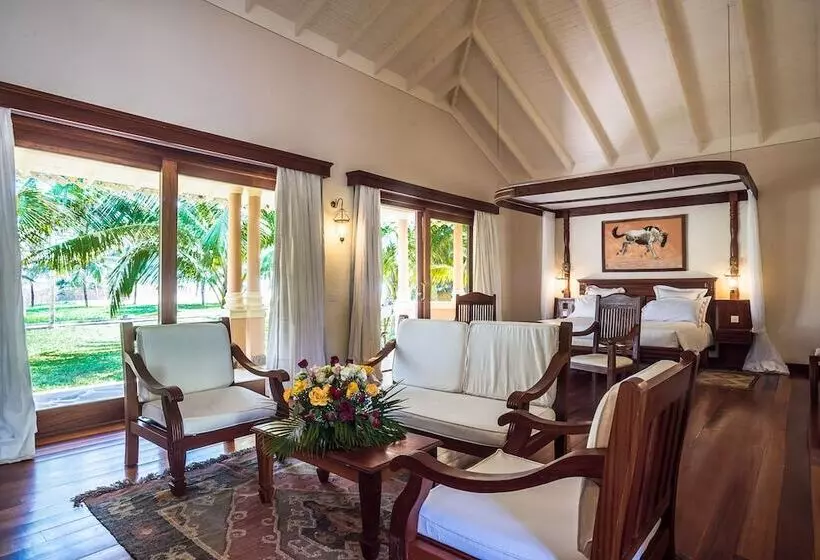 سوییت لوکس, Ocean Beach Resort & Spa