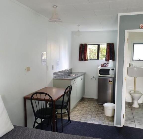 استوديو أساسي, Ohakune Court Motel