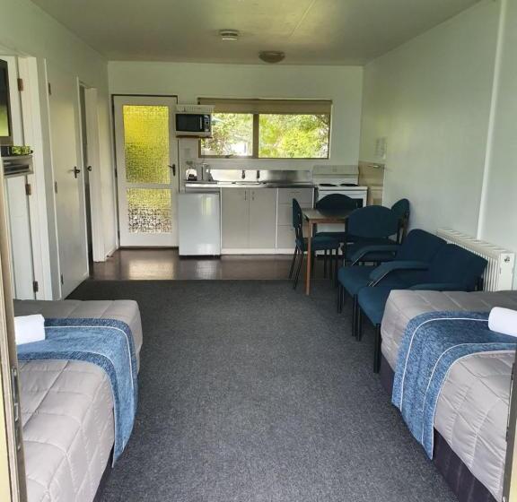 Семейные Апартаменты, Ohakune Court Motel