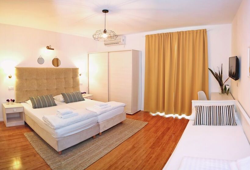 패밀리 룸, Delfin