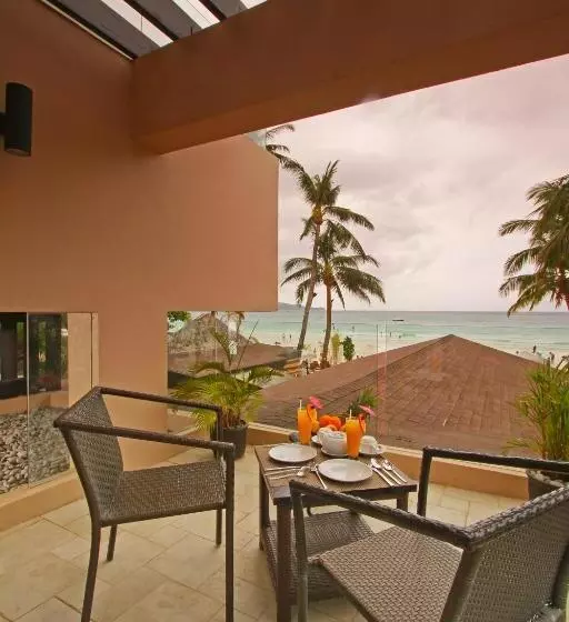 اتاق استاندارد با چشم‌انداز دریا, Two Seasons Boracay Resort