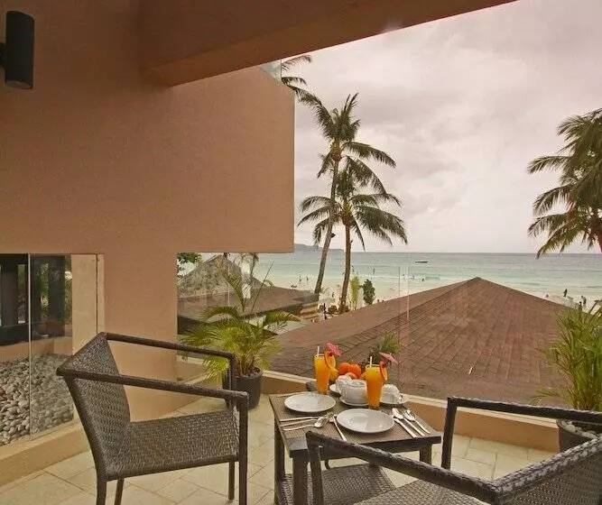 اتاق استاندارد با چشم‌انداز دریا, Two Seasons Boracay Resort