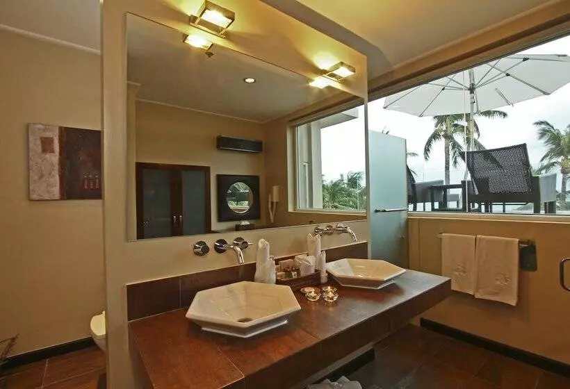 سوییت, Two Seasons Boracay Resort