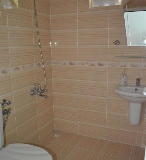 اتاق استاندارد سه نفره, Sehsuvar Peace Pension