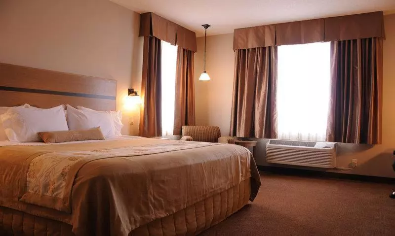 キングサイズベッドのスタンダードルーム, Best Western Plus Chateau Inn Sylvan Lake