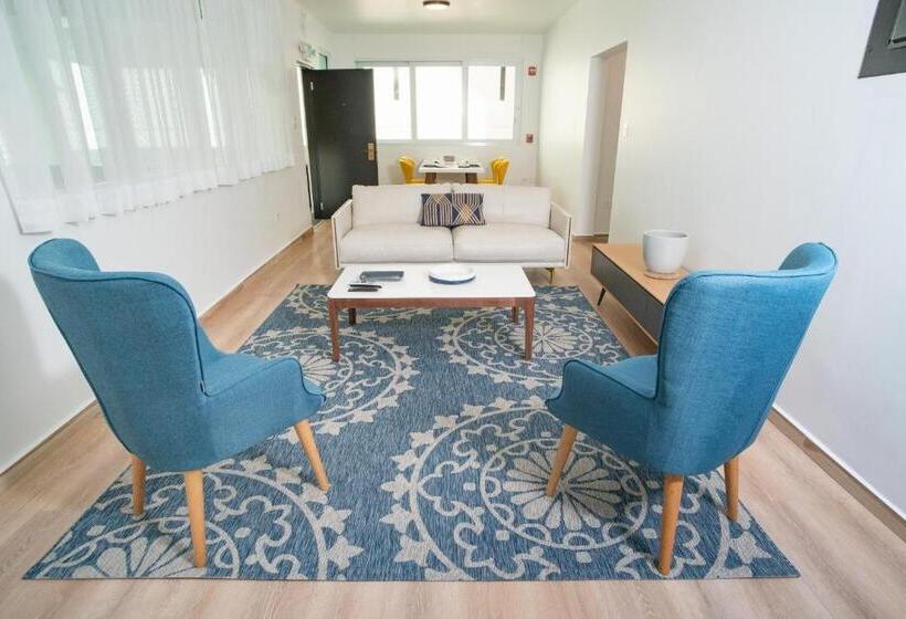 سوییت, Casa Condado Hotel & Residences
