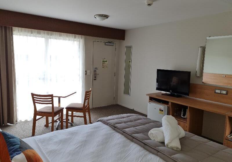 Номер Стандарт, Days Inn By Wyndham Dawson Creek
