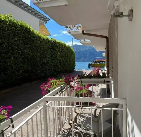 Standard Yhden Hengen Huone, Excelsior Bay