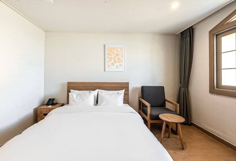 חדר סטנדרט, Heyy Seogwipo