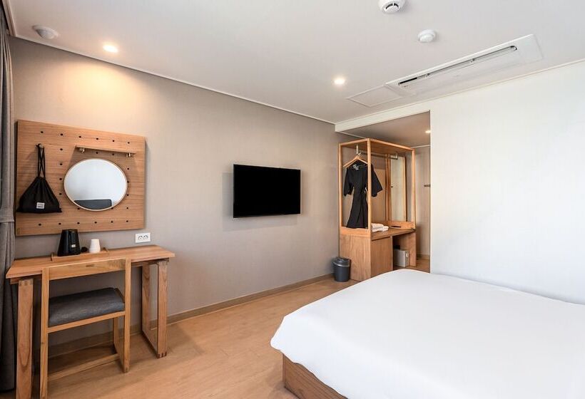 חדר סטנדרט, Heyy Seogwipo