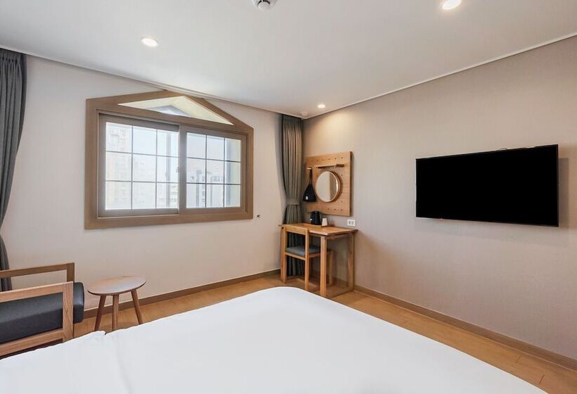 חדר סטנדרט, Heyy Seogwipo