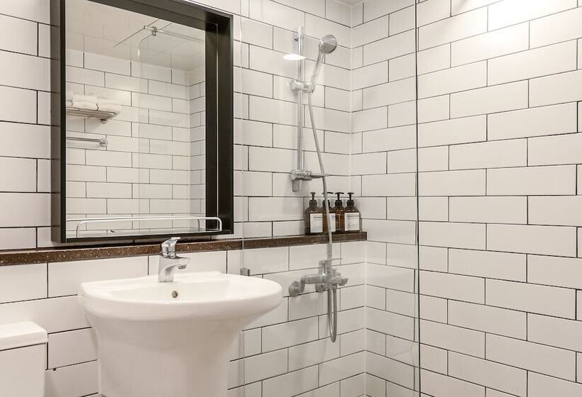 חדר דלוקס, Heyy Seogwipo