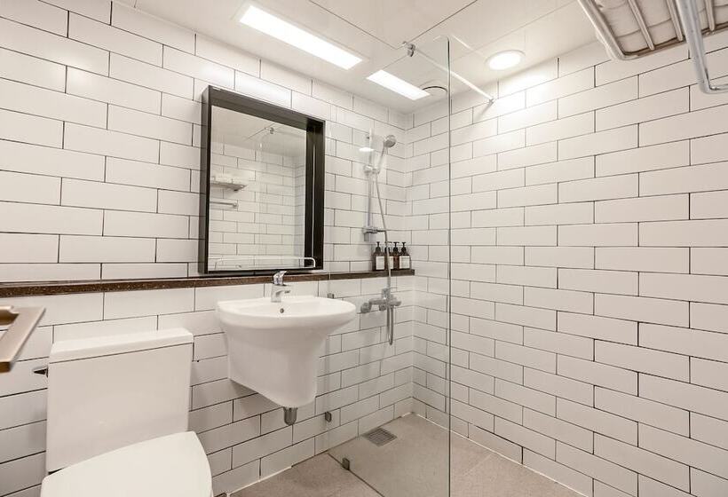 חדר דלוקס, Heyy Seogwipo