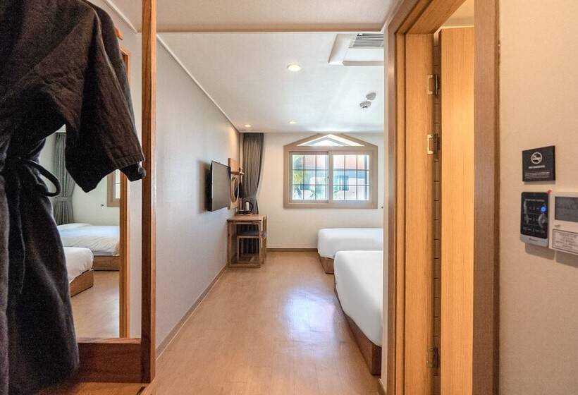 חדר דלוקס, Heyy Seogwipo