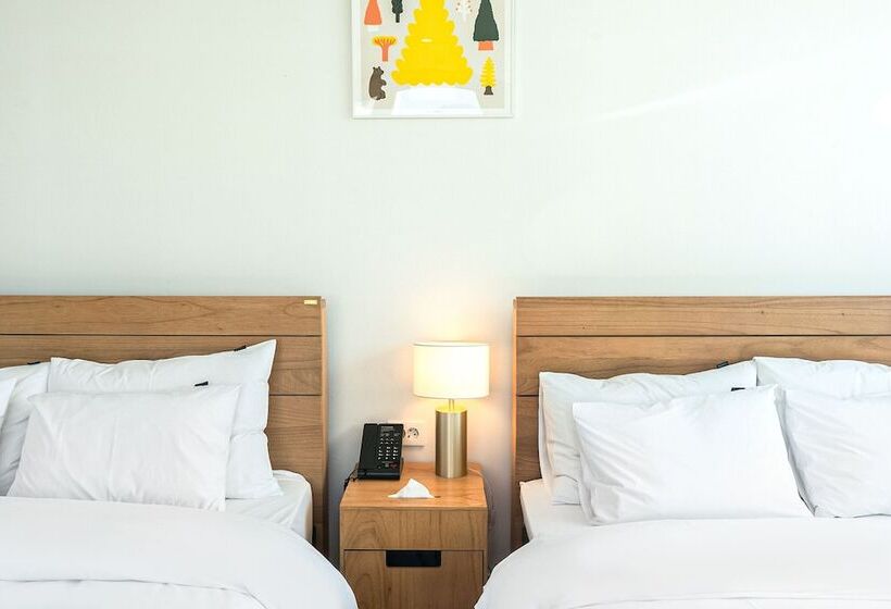 חדר משפחתי, Heyy Seogwipo