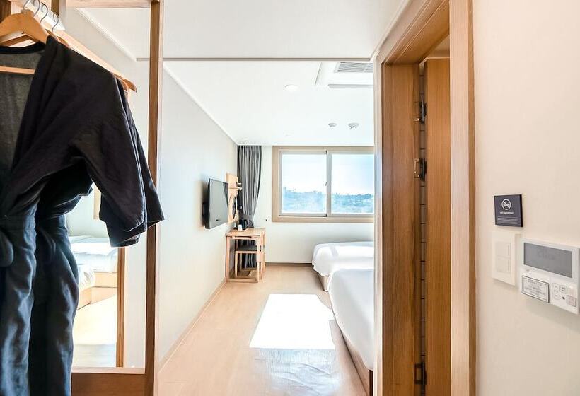 חדר דלוקס נוף לים, Heyy Seogwipo