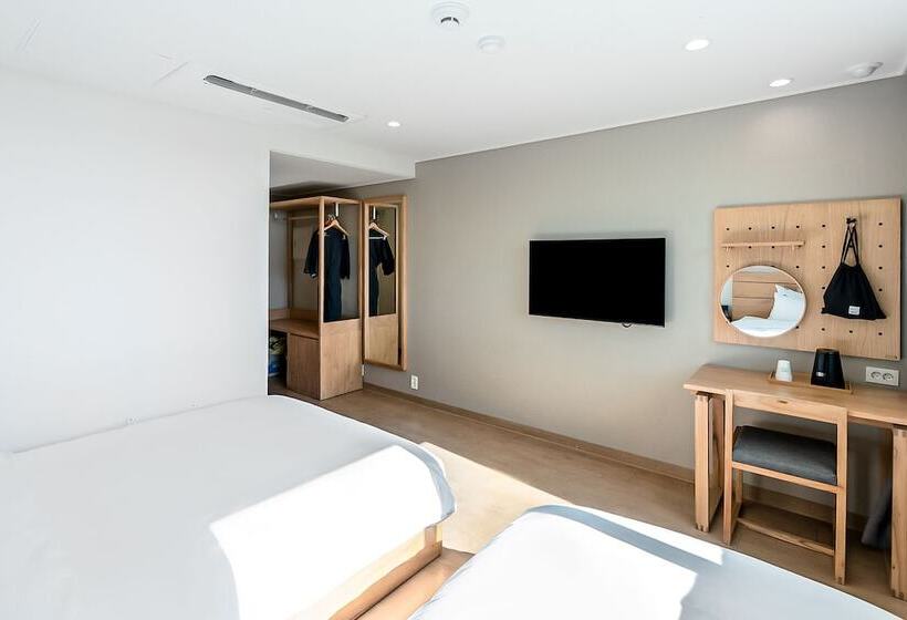 חדר דלוקס נוף לים, Heyy Seogwipo