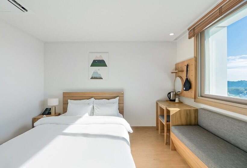 חדר דלוקס, Heyy Seogwipo