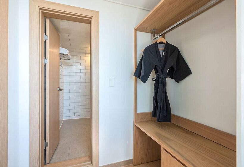 חדר דלוקס, Heyy Seogwipo