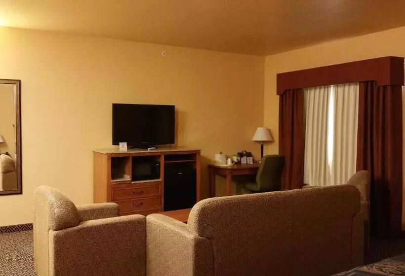 キングサイズベッドのデラックススイート, Hiway Inn Express Of Broken Bow