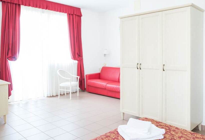 חדר סטנדרט לארבעה, Marechiaro