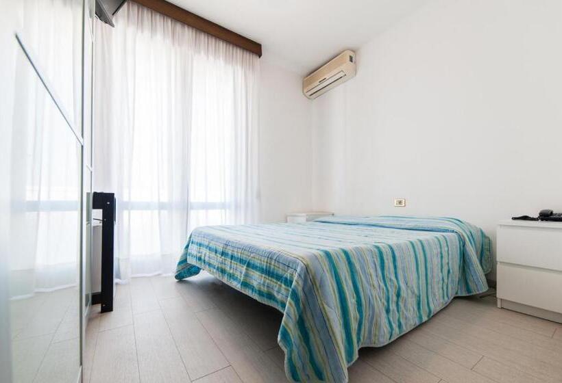 エコノミールーム, President