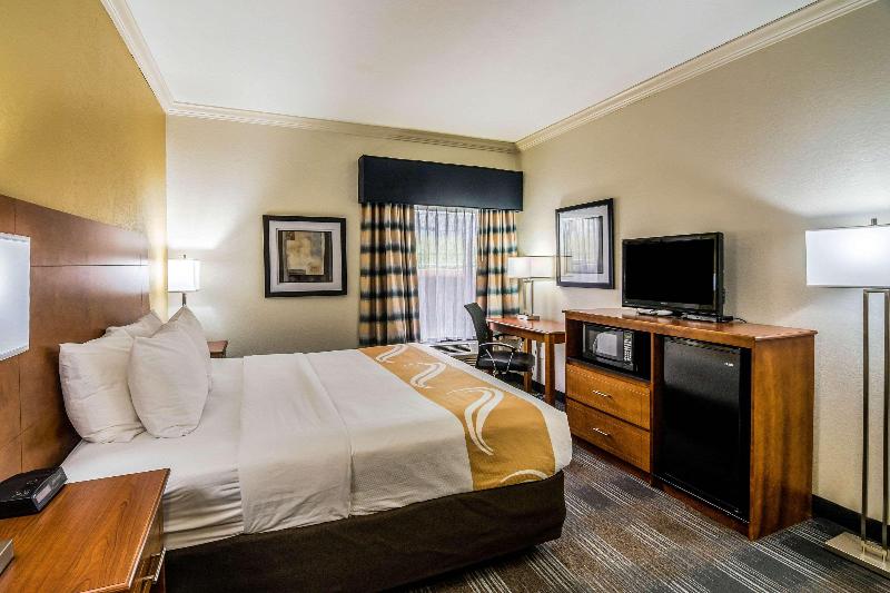 스탠다드 룸 킹사이즈 침대, Quality Inn Alexander City