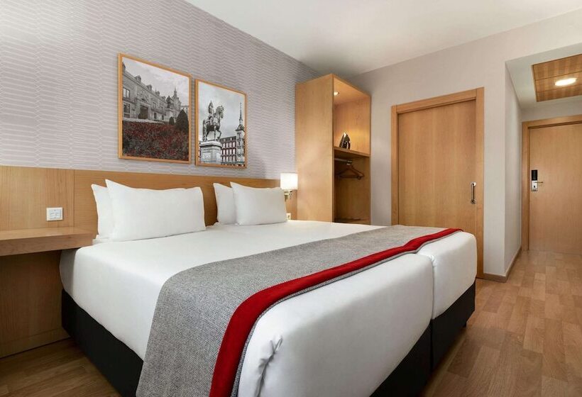 Номер Стандарт Адаптированный для Инвалидов, Ramada By Wyndham Madrid Getafe