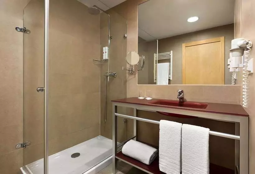 اتاق استاندارد برای معلولان, Ramada By Wyndham Madrid Getafe