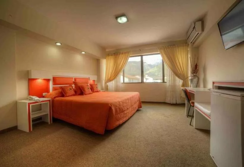 بانگلوی استاندارد, Regina Resort & Convenciones