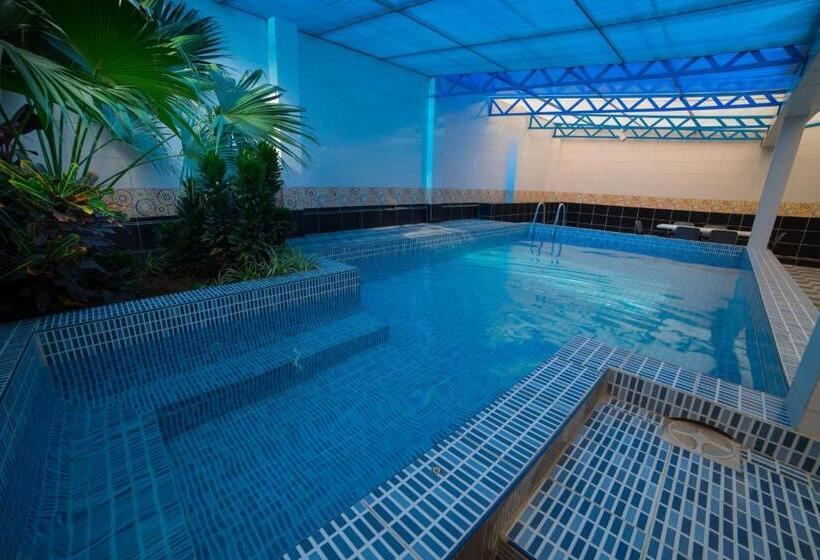 بانگلوی استاندارد, Regina Resort & Convenciones