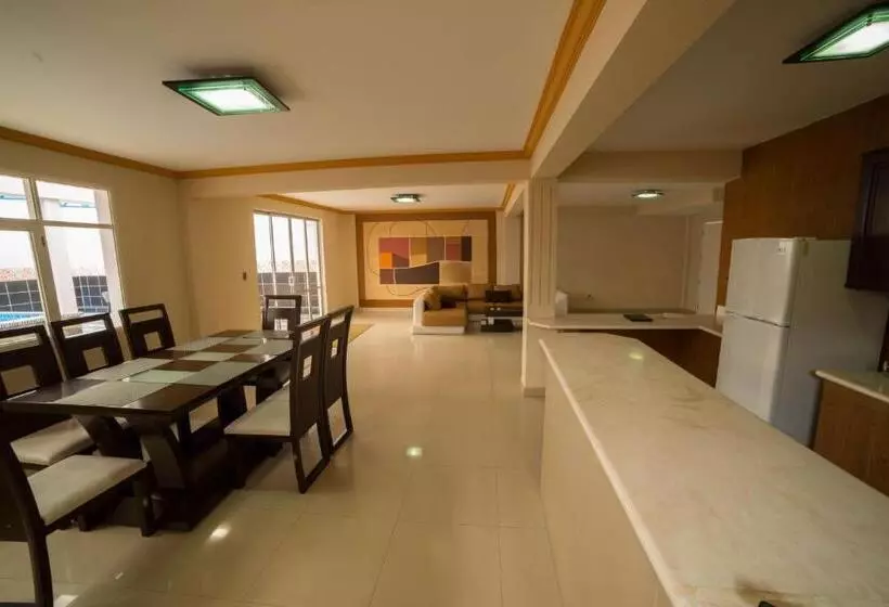 بانگلوی استاندارد, Regina Resort & Convenciones
