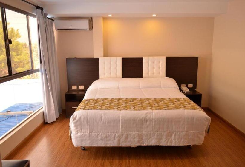 بانگلوی سوپریور, Regina Resort & Convenciones