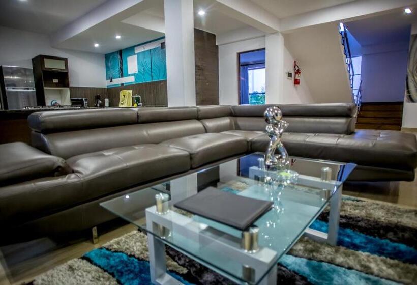 بانگلوی سوپریور, Regina Resort & Convenciones