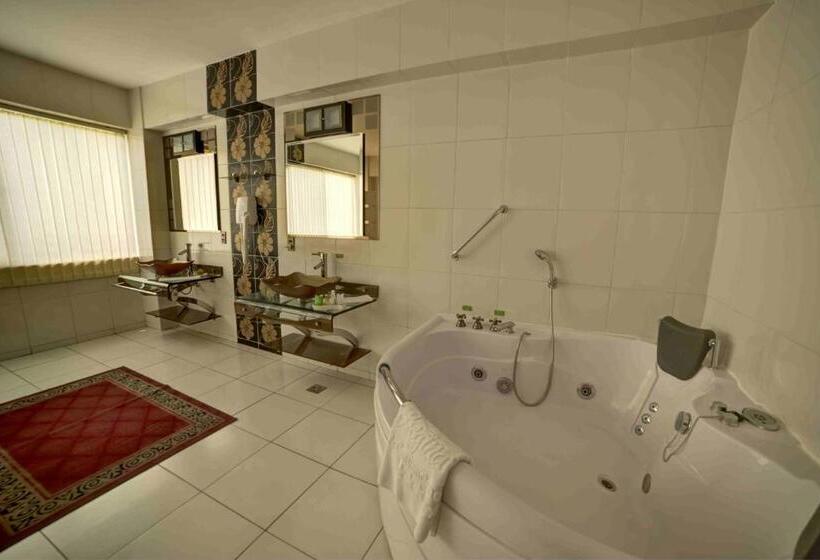 سوئیت پرزیدنت, Regina Resort & Convenciones