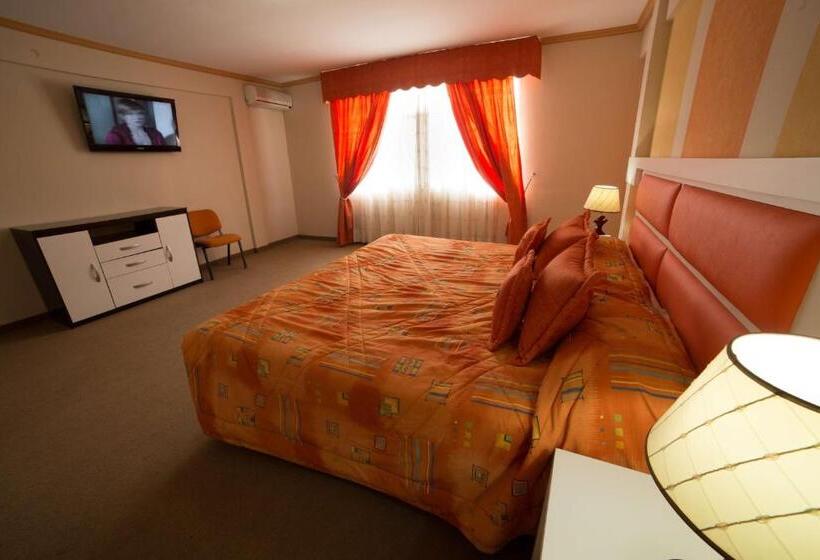 بانگلوی استاندارد, Regina Resort & Convenciones